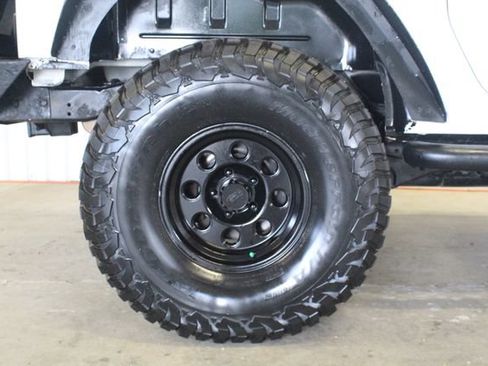 Used 2011 Jeep Wrangler Sport AWD/4WD image 19
