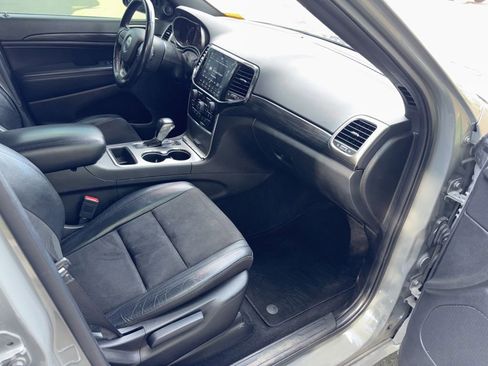 Used 2021 Jeep Grand Cherokee Laredo X AWD/4WD image 39