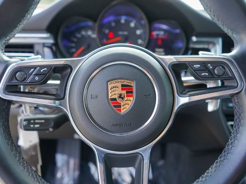 Used 2020 Porsche Macan image 10