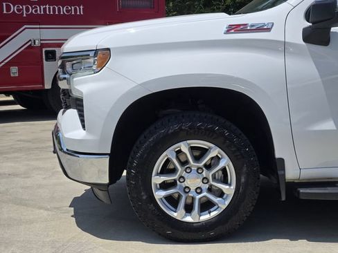 Used 2025 Chevrolet Silverado 1500 LT AWD/4WD image 10