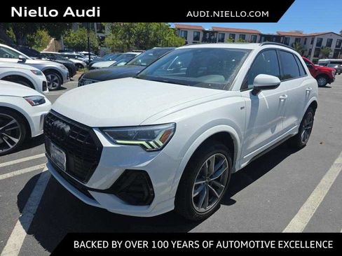 Used 2023 Audi Q3 2.0T Premium w/ Black Optic Sport Package AWD/4WD image 1