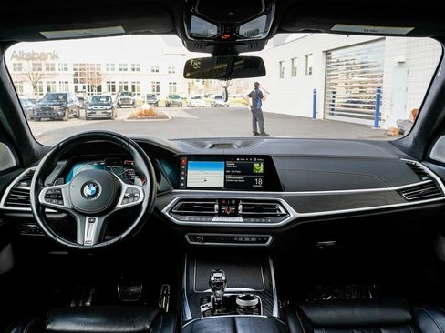 Used 2022 BMW X7 M50i image 12