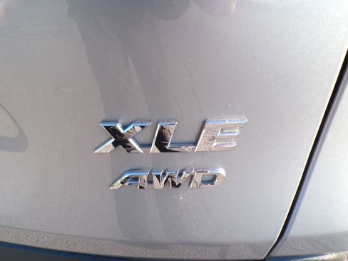 Used 2019 Toyota RAV4 XLE Premium w/ Cold Weather Package AWD/4WD image 6