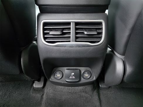 Certified 2023 Hyundai Santa Fe Limited image 17