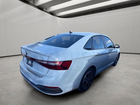 Used 2025 Volkswagen Jetta Sport image 14