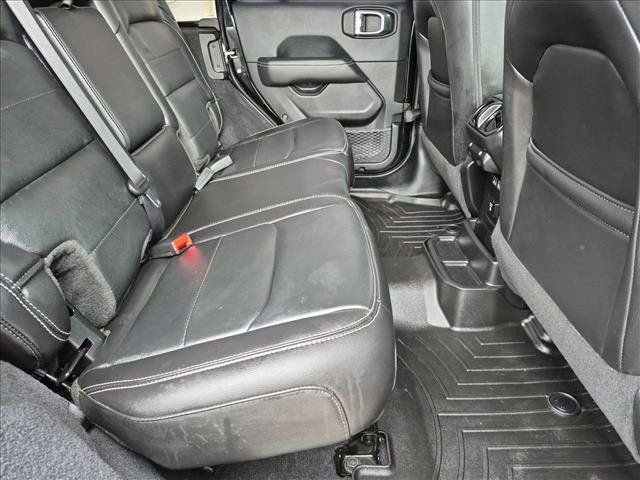 Used 2019 Jeep Wrangler Unlimited Sahara AWD/4WD image 20