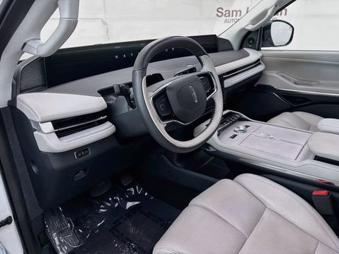 Used 2025 Lincoln Navigator L Reserve AWD/4WD image 9