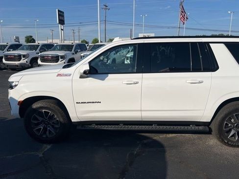 Used 2024 Chevrolet Suburban Z71 w/ Luxury Package AWD/4WD image 7