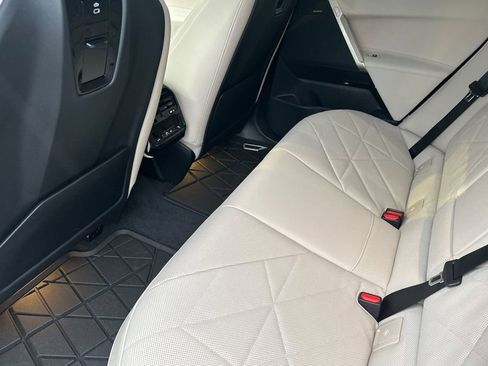 New 2026 BMW iX xDrive60 w/ Premium Package image 10