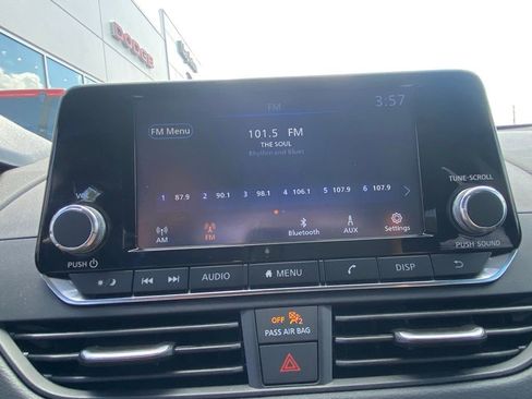 Used 2023 Nissan Altima 2.5 S FWD image 22