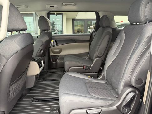 New 2026 Kia Carnival LX FWD image 18