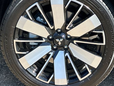 New 2025 Mitsubishi Outlander SEL image 25