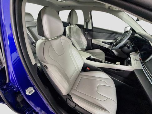 Used 2024 Hyundai Elantra Limited FWD image 31