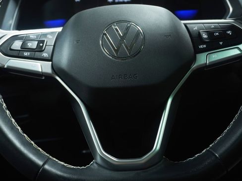 Certified 2023 Volkswagen Tiguan SE w/ Panoramic Sunroof Package image 17