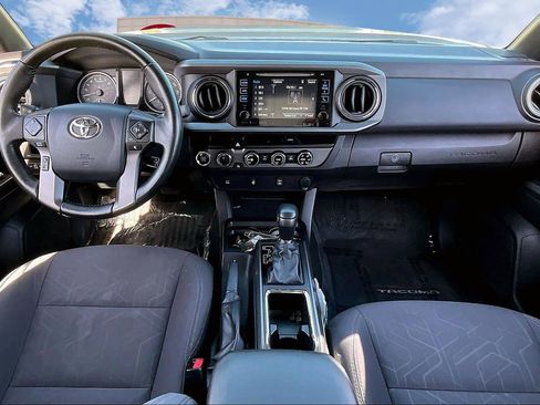 Used 2016 Toyota Tacoma TRD Sport image 15