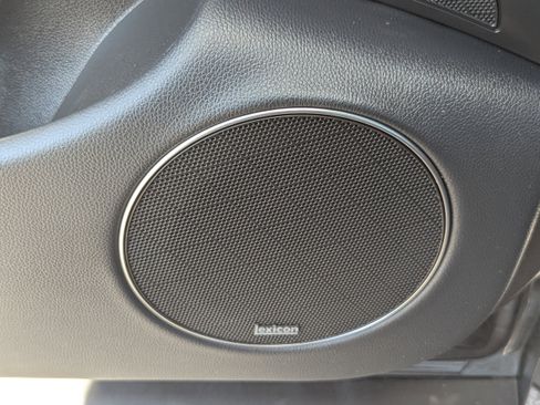 Used 2022 Genesis GV70 2.5T w/ Select Package image 20