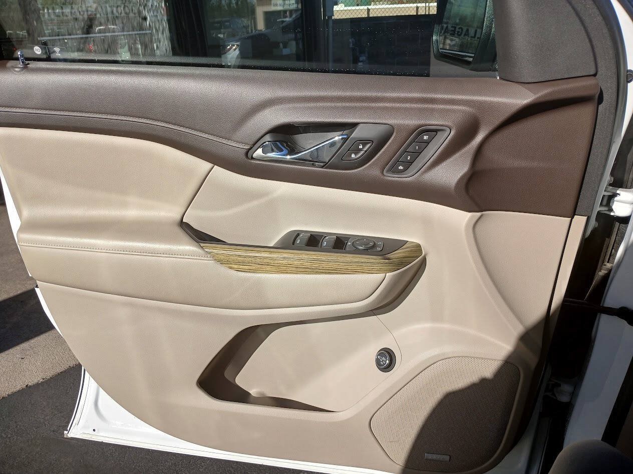 Used 2019 GMC Acadia Denali AWD/4WD image 6