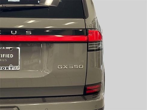 Used 2024 Lexus GX 550 image 12