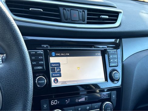 Used 2015 Nissan Rogue SV w/ SV Premium Package image 5