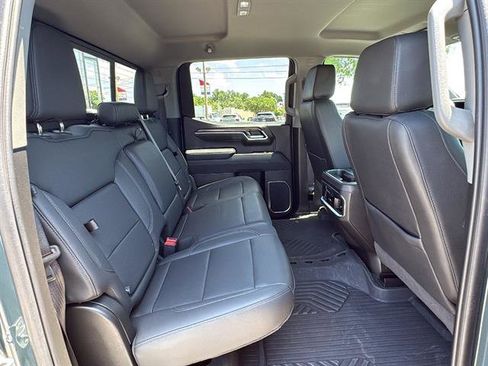 Used 2025 Chevrolet Silverado 1500 LTZ AWD/4WD image 16