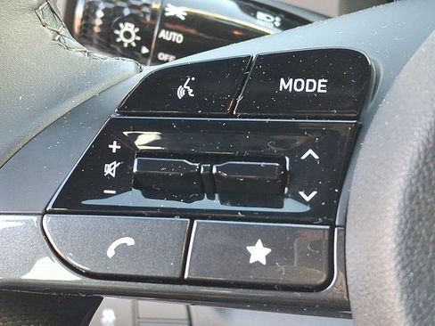 Certified 2025 Hyundai Elantra Sport image 21