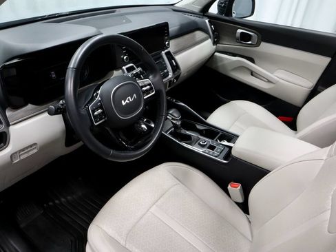 Used 2023 Kia Sorento EX w/ Panoramic Sunroof Package FWD image 26