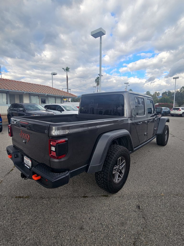Used 2025 Jeep Gladiator Mojave w/ Safety Group AWD/4WD image 4