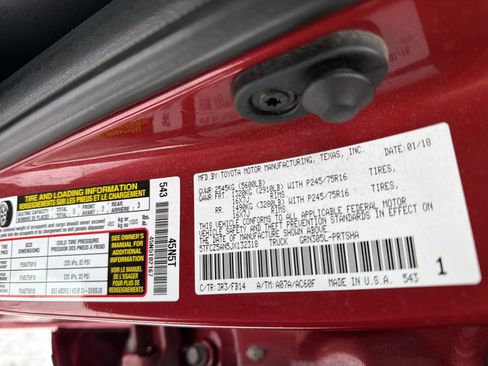 Certified 2018 Toyota Tacoma SR image 20