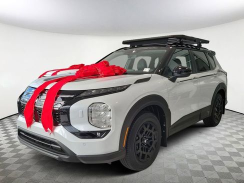 New 2026 Mitsubishi Outlander Trail Edition image 2