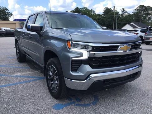 Used 2024 Chevrolet Silverado 1500 LT AWD/4WD image 7