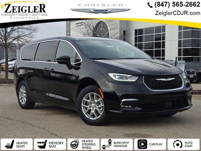 New 2026 Chrysler Pacifica Select
