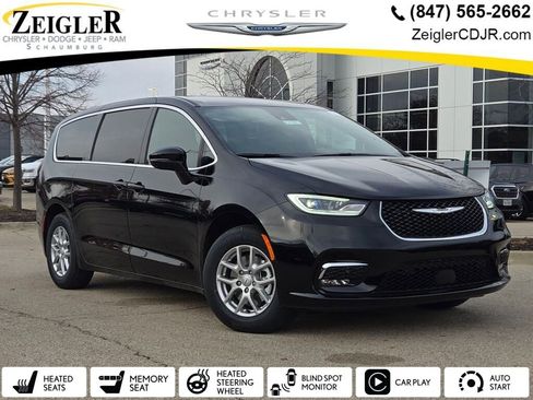 New 2026 Chrysler Pacifica Select image 1
