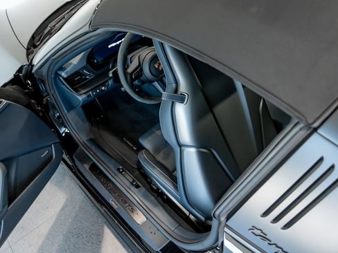 Certified 2025 Porsche 911 Targa 4 GTS AWD/4WD image 16