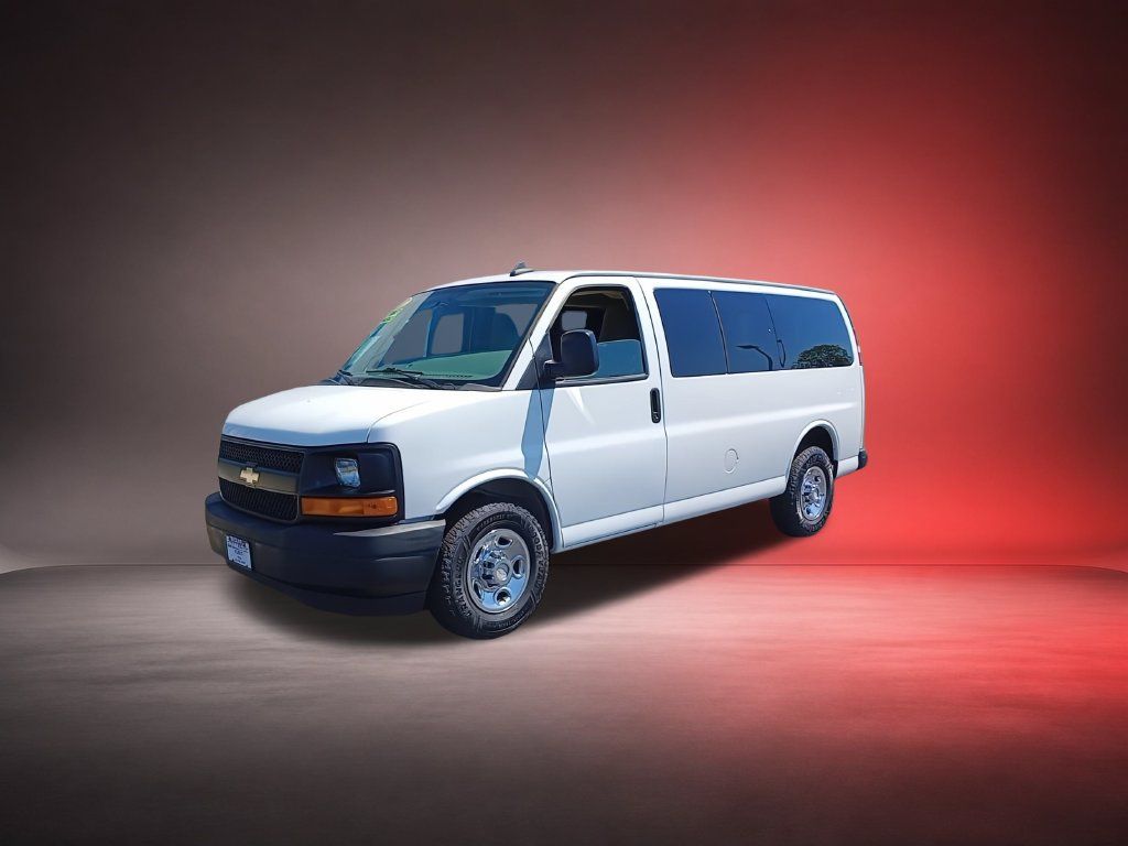 Used 2017 Chevrolet Express 2500 LS RWD image 4
