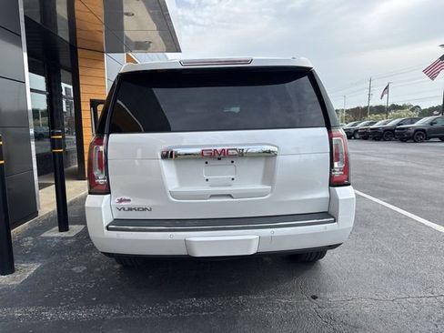 Used 2017 GMC Yukon Denali image 29