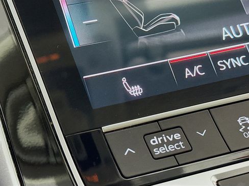 Used 2023 Audi Q7 3.0T Premium Plus image 5