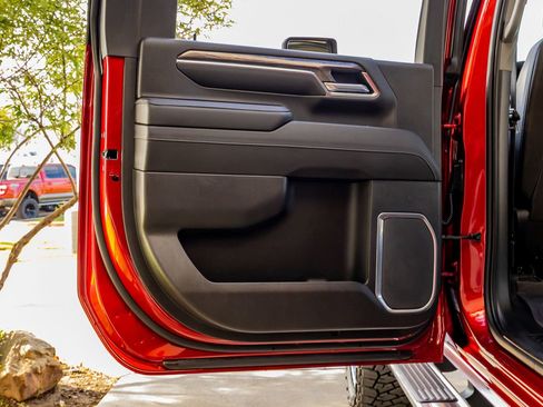 Used 2024 Chevrolet Silverado 2500 LTZ w/ LTZ Plus Package image 38