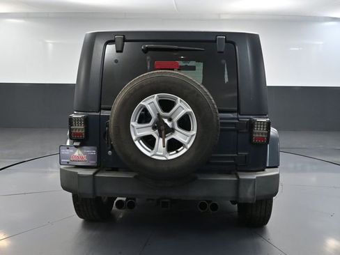 Used 2008 Jeep Wrangler Unlimited Sahara AWD/4WD image 6