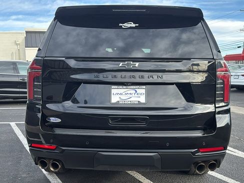 Used 2025 Chevrolet Suburban Z71 image 4