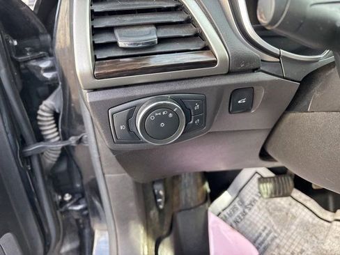 Used 2015 Ford Fusion SE w/ Equipment Group 202A image 19