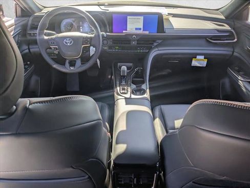 New 2025 Toyota Crown Signia image 12