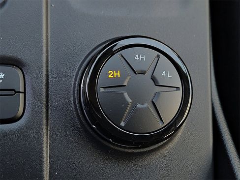 New 2025 Ford Ranger XLT w/ Equipment Group 301A High image 15