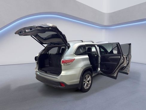 Used 2015 Toyota Highlander Plus image 12