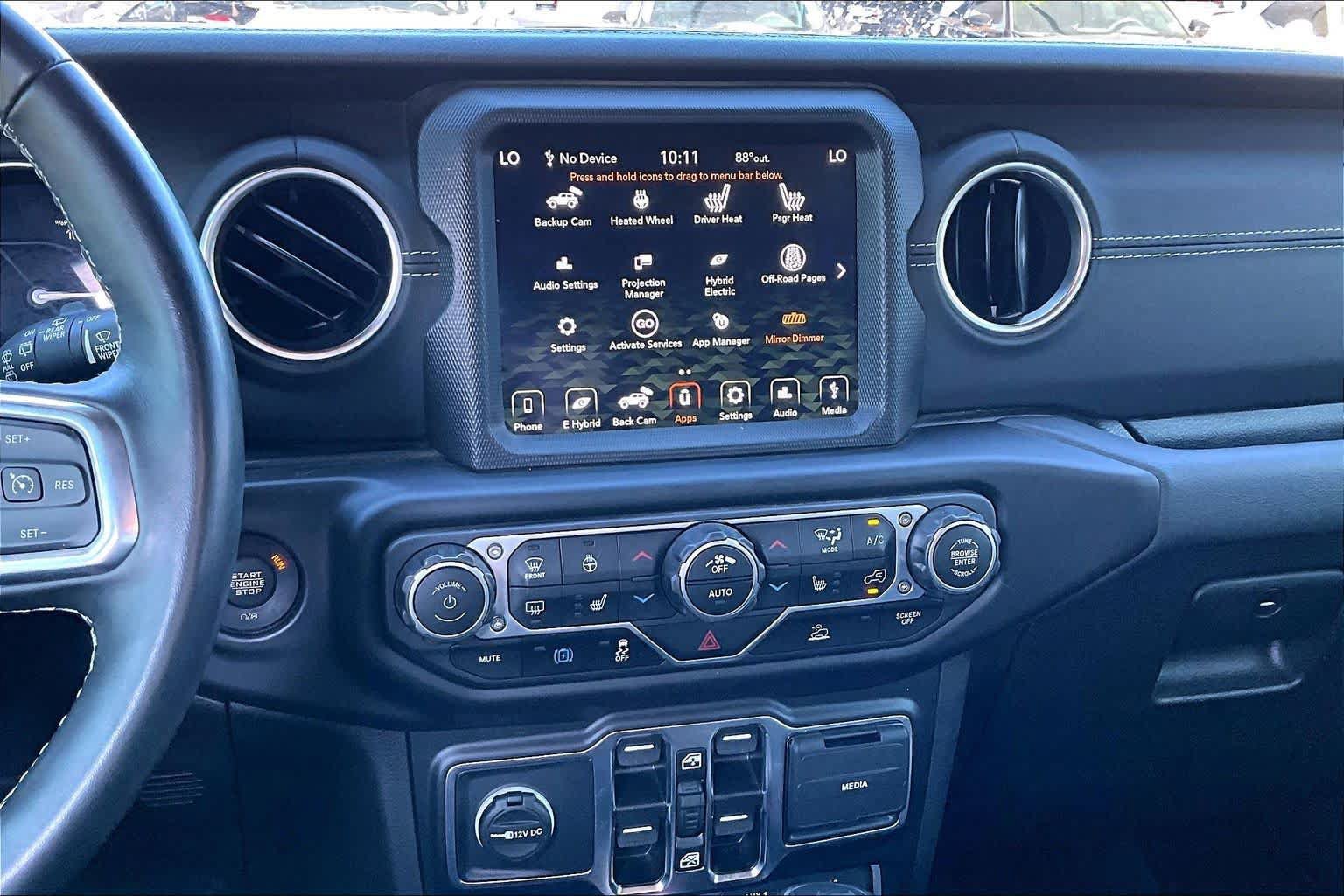 Used 2022 Jeep Wrangler Unlimited Sahara w/ Cold Weather Group AWD/4WD image 7