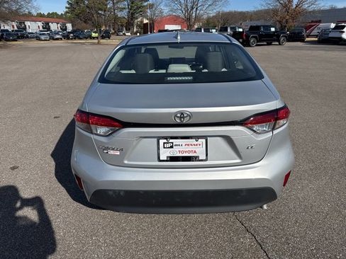 Used 2025 Toyota Corolla LE image 4