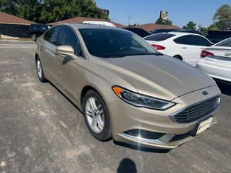 Used 2018 Ford Fusion SE w/ Fusion SE Technology Package image 1