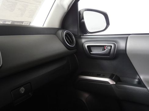 Used 2022 Toyota Tacoma SR5 w/ Technology Package RWD image 25