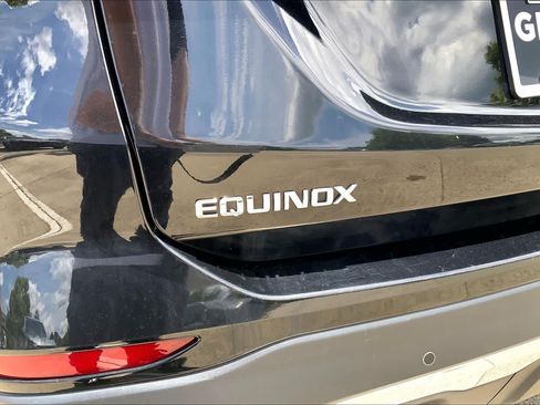 Used 2024 Chevrolet Equinox LT FWD image 32