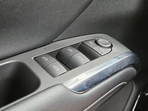 Used 2025 Chevrolet Traverse LT w/ Enhanced Driving Package AWD/4WD image 28