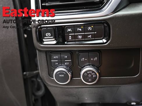 Used 2025 GMC Yukon XL Denali AWD/4WD image 23